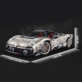 Pagani Utopia en briques exposée sur vitrine avec éclairage LED orange - modèle premium 1:8