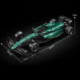 Aston Martin F1 AMR25 en briques 1:8 – comparaison d'échelle montrant la taille réelle du modèle