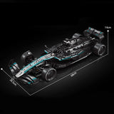 Mercedes AMG F1 W16 en briques 1:8 – vue plongeante montrant l'ensemble du châssis