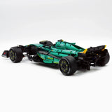 Aston Martin F1 AMR25 en briques 1:8 – gros plan sur le volant F1 multifonction