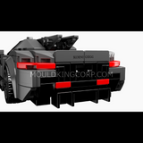 Arrière d’une voiture hypercar en briques avec feux rouges et design sportif réaliste.